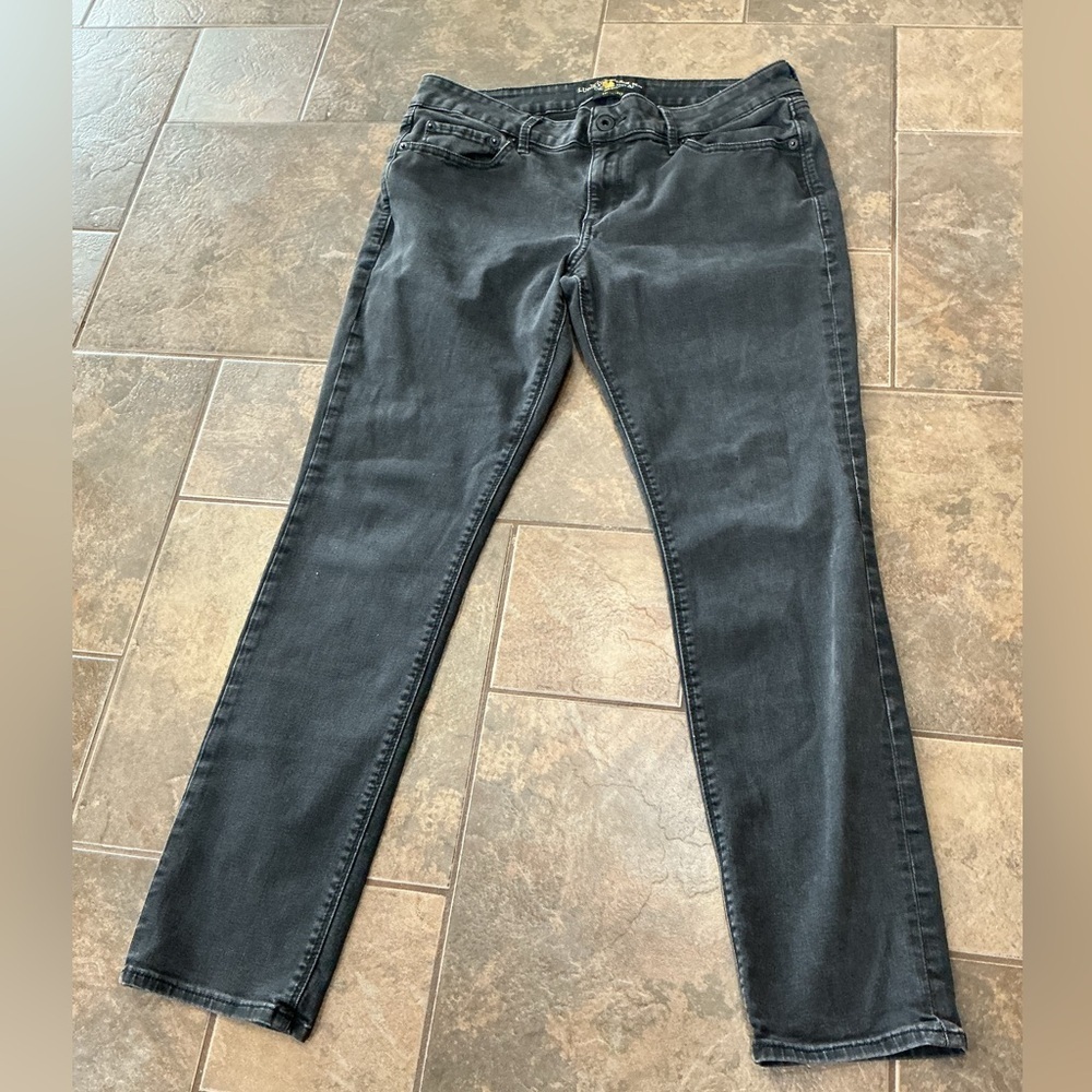 🥵 Lucky Brand Women's Straight Leg Jeans in Faded Black